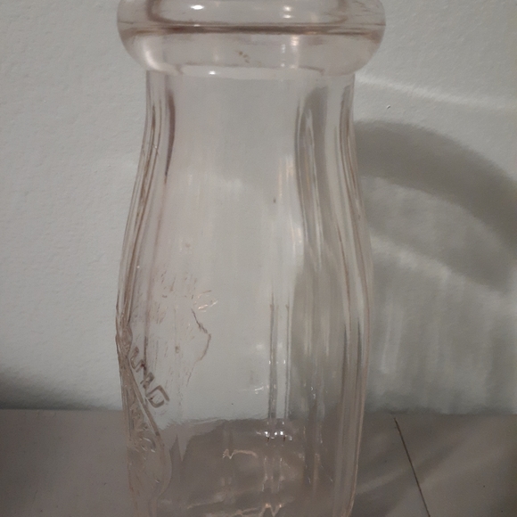 Vintage " The Milk Plant Inc " half pint milk bottle from Brattleboro Vt - Picture 4 of 8
